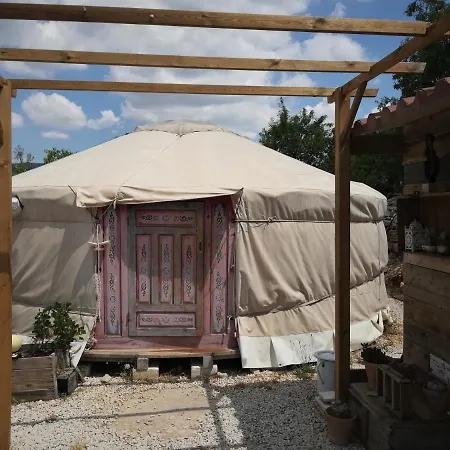 Glamping Cucunci Rural Glamping Yurta&Bivacco Noto